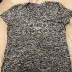 Women’s Under Armour V-Neck T-shirt